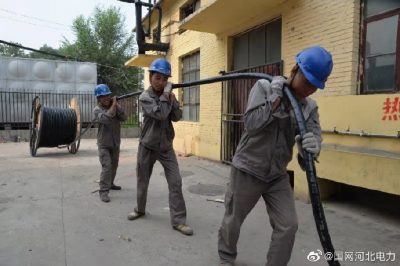 元氏供電公司對城區重載配變進行改造