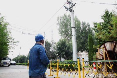 桓臺縣供電公司新立電桿27基、架設線路1.3公里、敷設電纜200余米