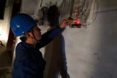 衡水市桃城區供電公司分組逐段線路、逐個電纜分接箱查找故障點