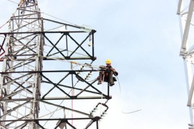 漣源南部三白線35千伏新建工程施工現場
