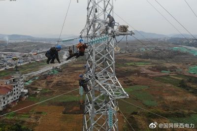110千伏北花線 北五線12號至13號共用鐵塔改遷現場