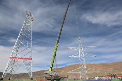 海拔4000余米的110千伏線路施工現場