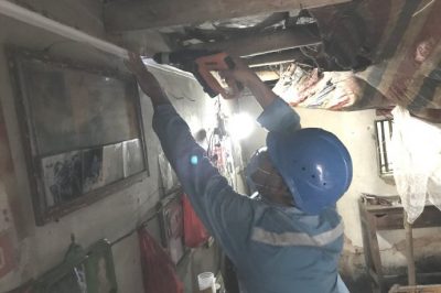 對中新鎮社工服務站上門開展“電亮計劃”活動