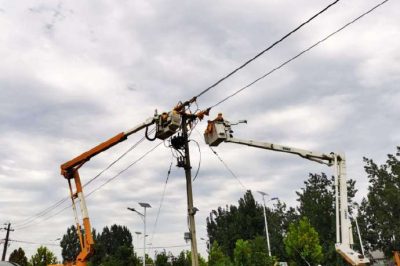 對10千伏邊北線3號桿開展帶電作業