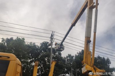 10千伏大泊線海盟雙回32號桿開展帶電消缺作業
