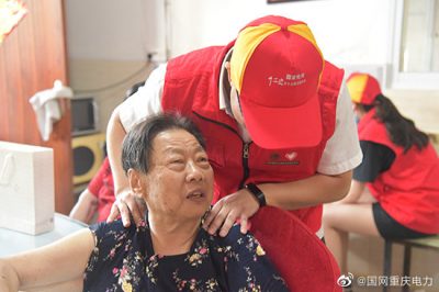 “紅馬甲”走進敬老院，傾聽老人心聲