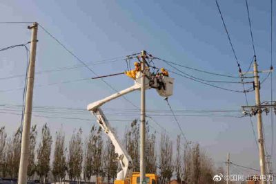 對1號至35號桿進行帶電消缺，檢查、緊固設備螺絲